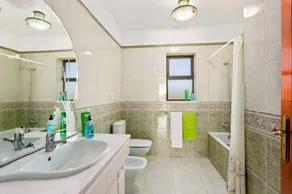 4 bedroom villa with private pool within walking distance to Alporchinhos beach - Image 5