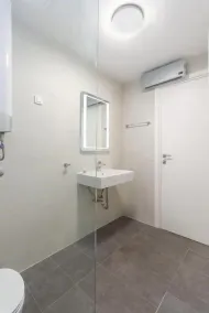 Superior Seaview Apt. with Pool - Image 3