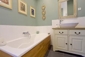 Spacious farmhouse with private heated pool, sleeping up to 8. - Image 3