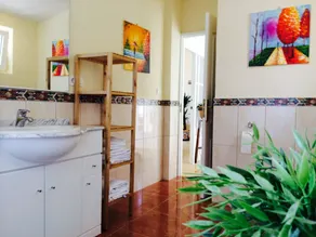 Smuk lejlighed 98 kvm med havudsigt 2 soveværelser, balkon + terrasse, pool, gratis wifi - Image 3
