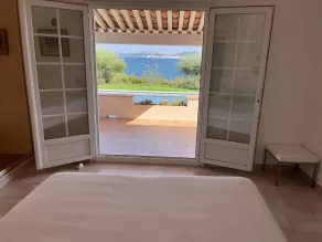 Villa by the beach and with panoramic view on St Tropez - Image 4