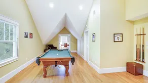 Ny lista: 4000 \"Classic Cedar Home, Airy & Open Escape w / Outdoor Oasis omgiven av Tall Oaks - Image 3