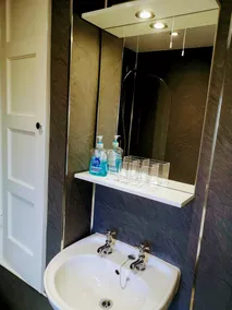 Comfy, spacious house, great base for couples and families, dogs welcome.      - Image 3