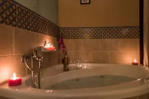 ideale Paare, Jaccuzi im Zimmer, Aktivitäten in der Natur - Image 5