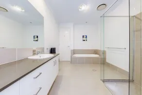 The Frangipani Farm - luxury accommodation on the Sunshine Coast - Image 3