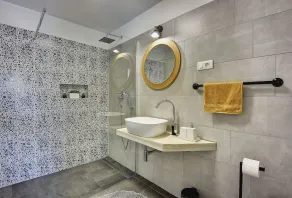 Villa with private pool, playground, sun terrace, WLAN - Image 4