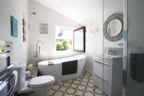 Modern Chic 2BR Townhouse in Central Oxford - Pass the Keys - Image 2