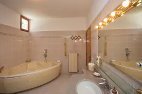 UN VRAI \"VILLA VILLAGE\" ------- 10% DE REDUCTION EN MAI ET SEPTEMBRE ----------- - Image 4