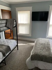 Cozy, Clean and Centrally Located - Image 5