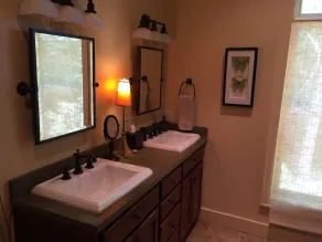 Spacious 5 Bdrm / 5 bath home on Best Part Of Lake Rabun with stunning views! - Image 4