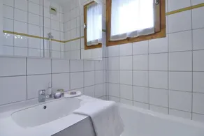 100m du centre station, Rez-de-chaussée, vue pistes de ski, télévision, casier à ski, 28m² - Image 2
