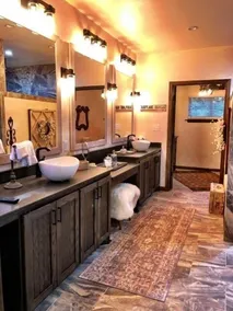 C24 - Lake view three bedroom, three bath Harbor North luxury cottage with private hot tub overlooking Lake Ouachita - Image 3