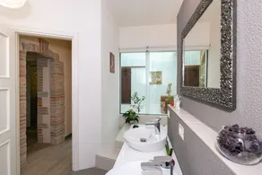 Villa Marghi, modern villa with infinity pool overlooking Lake Trasimeno - Image 2