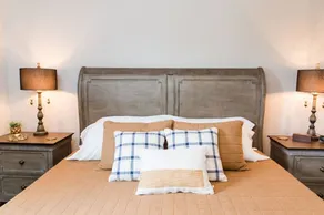 Luxurious 2BR Condo with Private Outdoor Patio - Image 2