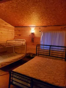 Spacious open concept 3 bedroom cottage on beautiful Baptiste Lake - Image 4