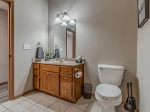 Deluxe Studio in Historic Downtown Building! - Image 4