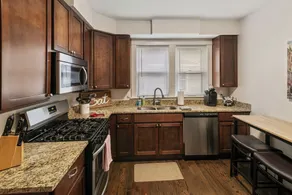 Private 2 Bedroom Walk to downtown Libertyville - Image 4