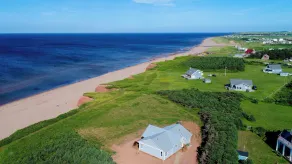 Beachfront Cottage Located In Amazing Thunder Cove - Image 5