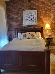 Charmantes Loft im historischen Flussviertel in der Innenstadt von Ozark, Mo. - Image 3