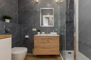 Stylish Apartment with Balcony | Parking | Close to the Metro - Image 2