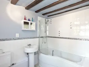 6 bedroom accommodation in Henham, near Southwold - Image 3
