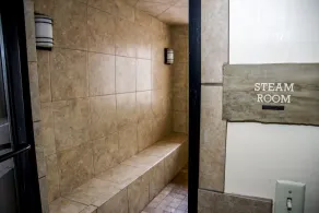 1 Schlafzimmer Gem! Viele Upgrades-Top Floor mit Gewölbedecken. Zusätzliches Schrankbett - Image 4