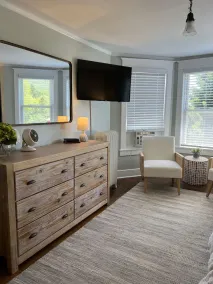 Kenwood - Renovated Farmhouse ~ 1.4 miles to Dreams Park ~ w/ Game Room! - Image 3
