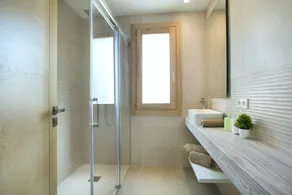 Owl Booking Villa Mir - Luxury Retreat - Image 4