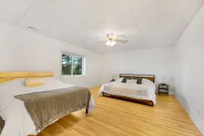 Beautiful Large 5bed 4bath Lake house in Bancroft! - Image 5