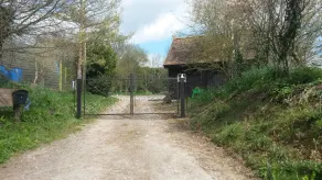 Shepherd's Hut set in private meadow - Image 4