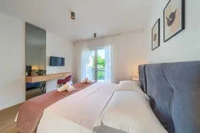 Villa Lagos - Pool, Spa, Whirlpool und Roter & Blauer See - Image 5