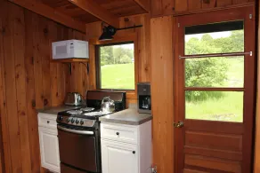 Stable Properties - Charming One Bedroom Cottage Steps Away From Lake Champlain - Image 4