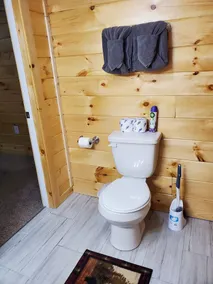 Brand New Log Cabin - Image 5