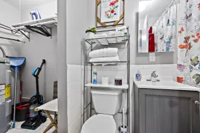 Pet Friendly/RedStudio1116F/FastWiFi/BigTV/FreePKG/near Downtown Aurora. - Image 2