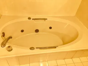 Near Pearson Airport Master Room with Two queen Bed Private Bathroom-Rm 201 - Image 4