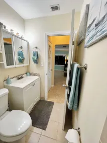 Captain's Quarters, Fort Lauderdale, FL - Image 4