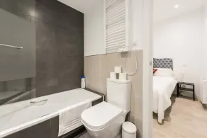MODERN APT MED IDEAL PLATS NÄSTA ATOCHA STATION - Image 2