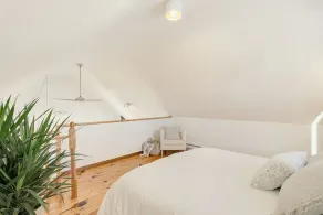 Cozy Haven with Spa & Stunning Views - Image 5