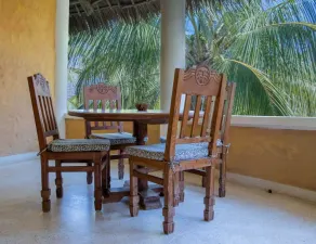 Apartment with pool next to the beach - Image 5
