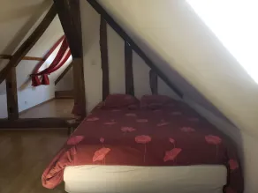 Charmante maison paysanne rénovée avec grand terrain, proche de la rivière et du village médiéval - Image 3