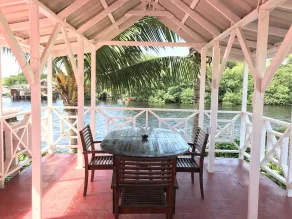 TWO DOBLEBEDS ROOM AT EASY INN BELIZE CITY - Image 4