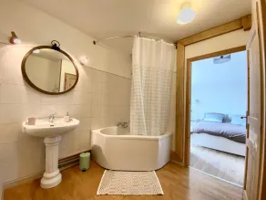 Gîte rénové avec jardin, proche loisirs et commerces, à une heure de Nancy et Metz - Image 4