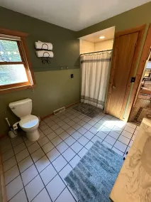 Quiet Lakefront Cabin Getaway Near Wisconsin Dells - Image 2