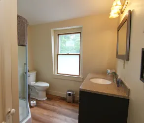 Renovated downtown Bar Harbor apartment, park and walk to shops and restaurants. - Image 4