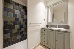 The Syrah and Chardonnay villas: 10 superb rooms in the heart of a vineyard. - Image 2