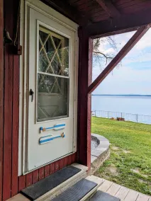 Lakefront Cottage: Amazing Mountain Views Directly on Lake Champlain - Image 5