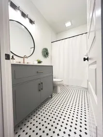 High-end luxurious studio within walking distance to downtown! - Image 2
