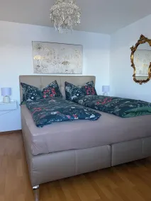 beautiful apartment with stunning lake view - Image 3