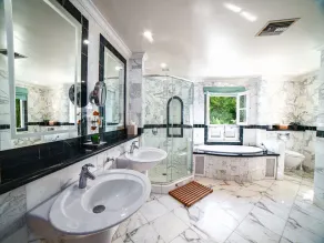 Schooner Bay 305 Penthouse by Fantasia Villas - Image 2
