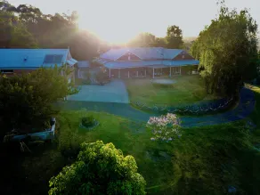 SCARLET OAK HOMESTEAD RURAL RETREAT UNTERKUNFT - Image 1